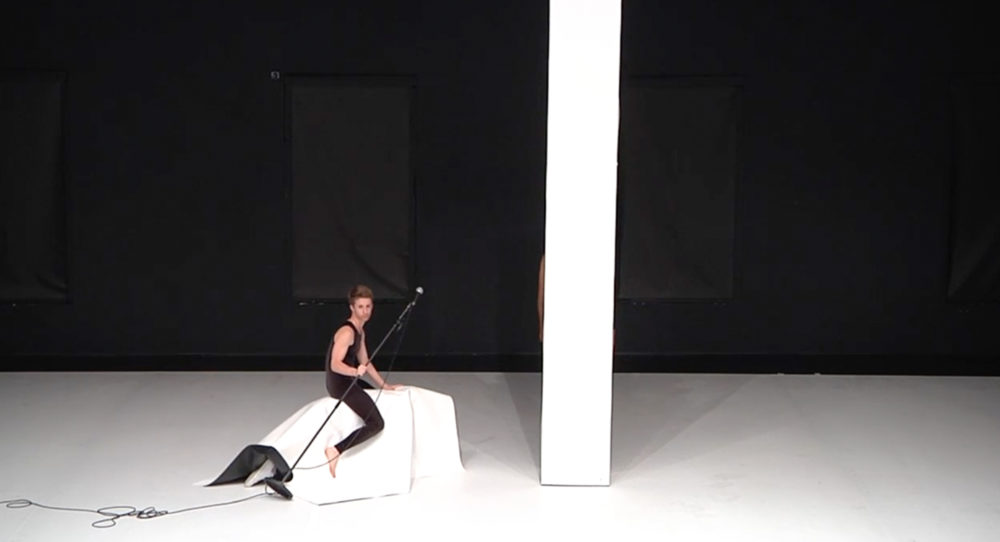 Pauline Brun / AVANT-PROPOS • Spectacle • 2015, ICI-CCN (Montpellier)