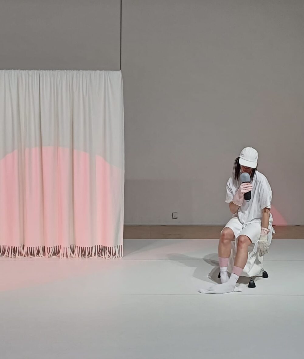 Pauline Brun / OUTILS TAPIES • Performance, Installation
